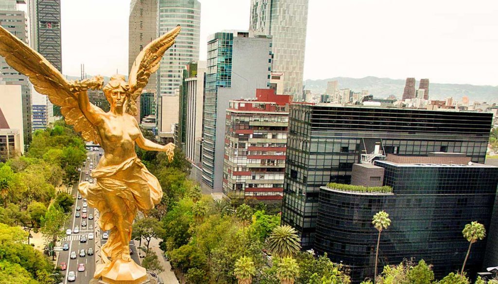 The Angel of Independence statue in Mexico City